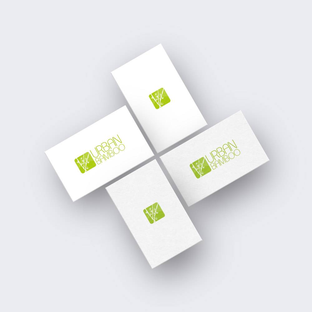 Reduziertes grünes Logo mit Bambus