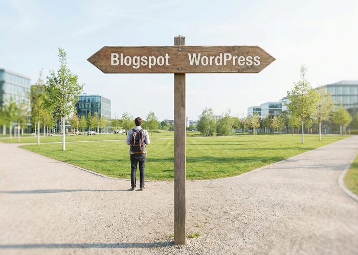 Schilder im Park mit WordPress und Blogspot Aufschrift