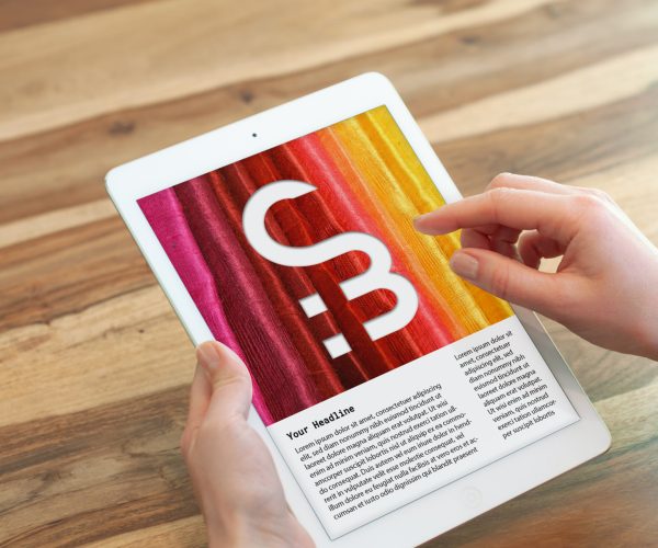 Kostenloses Mockup eines weißen Tablets (iPad)